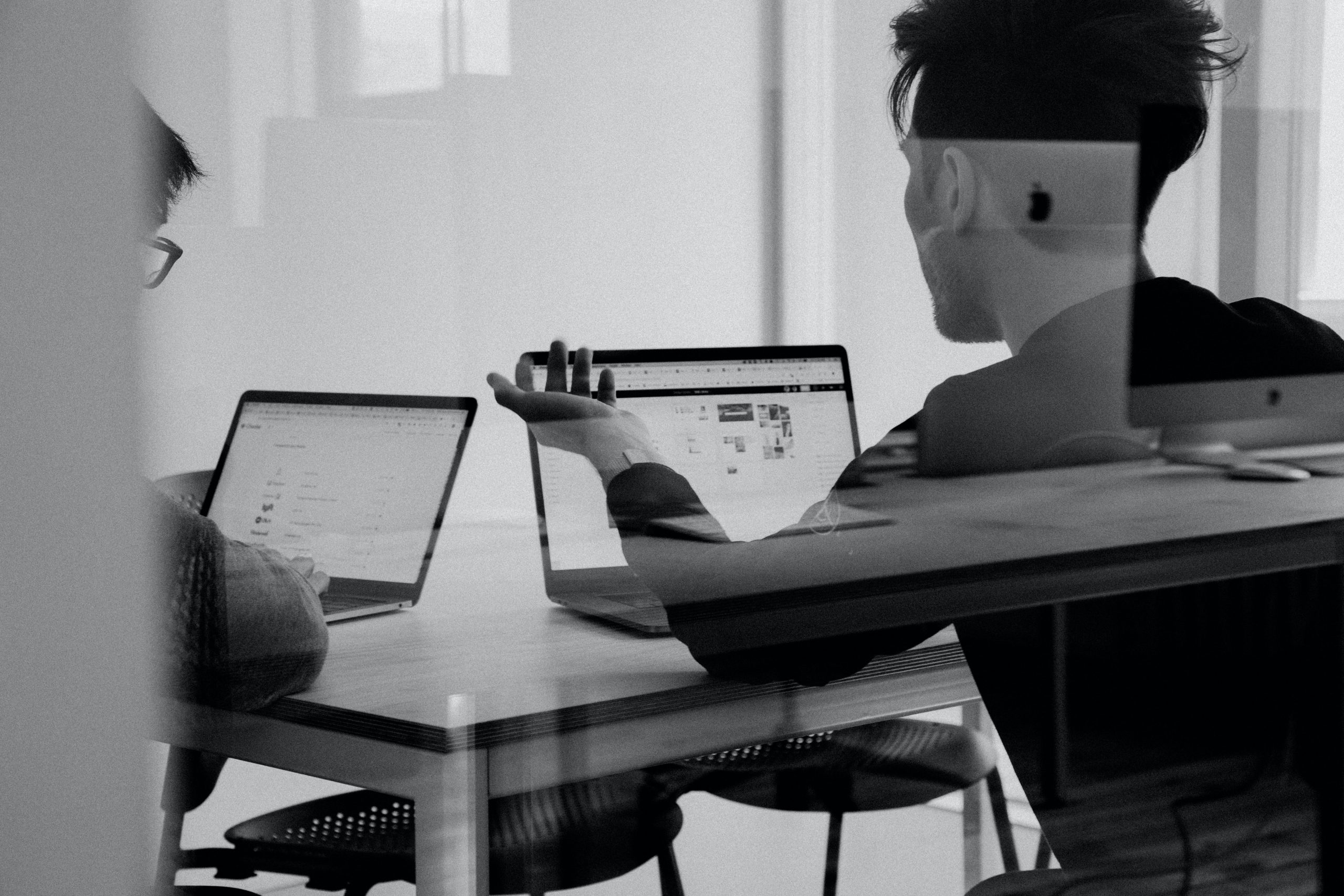 People talking about business intelligence
